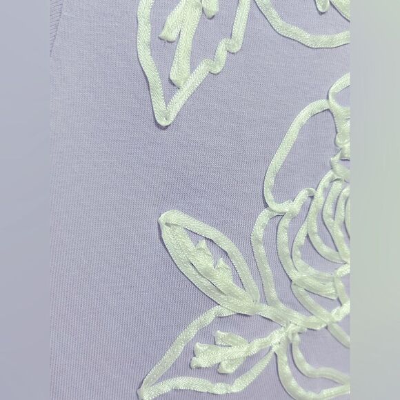 J Crew Factory Embroidered Flower Graphic Tee Size 2X in Lilac with Roses - Picture 6 of 7